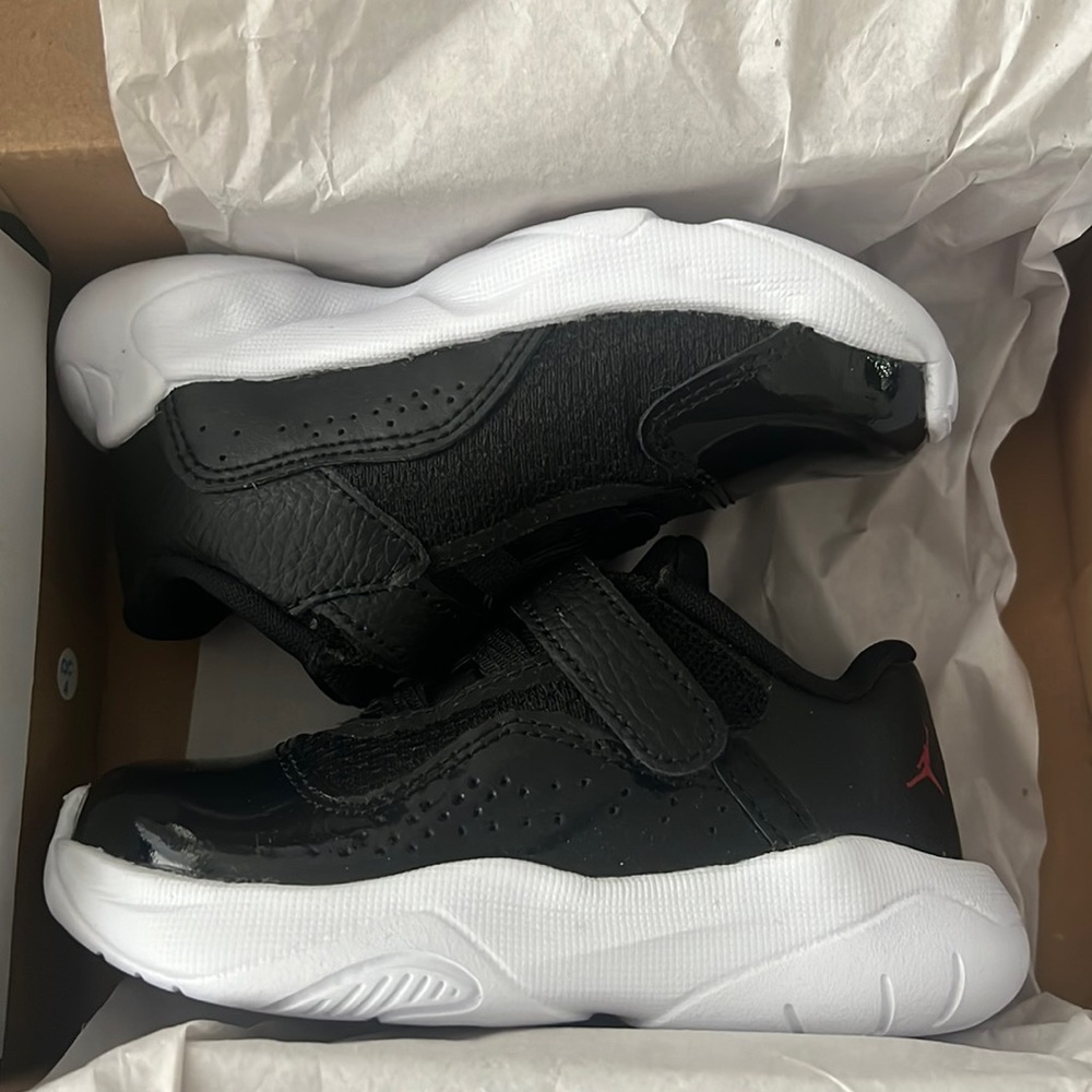 Jordan 11 CMFT Low